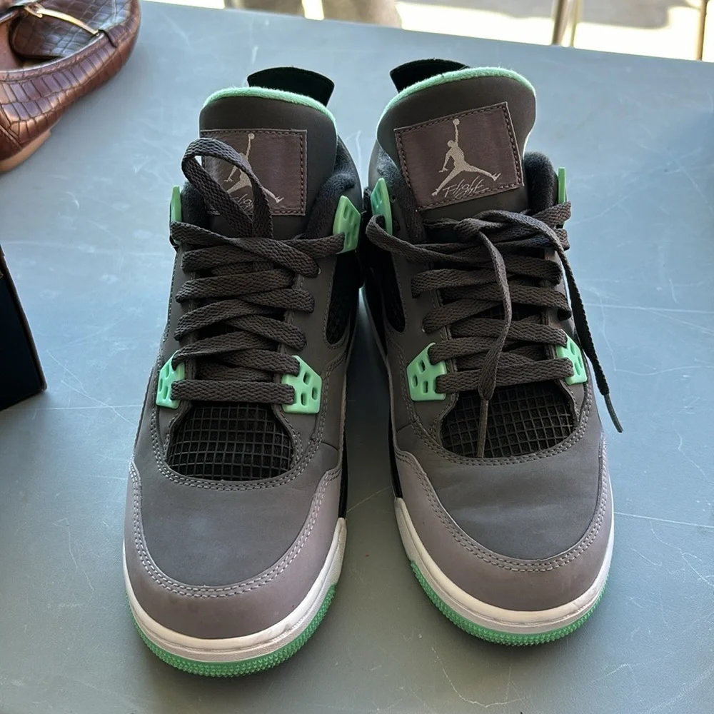 Jordan 4 Retro - Picture 3 of 6